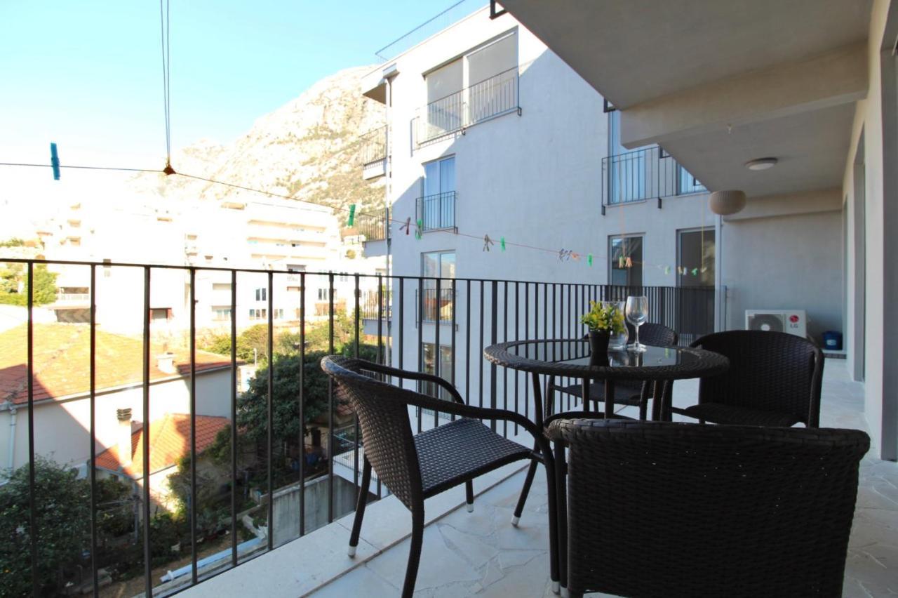 2Bd New Dobrota Apt With Bay Views 科托尔 外观 照片