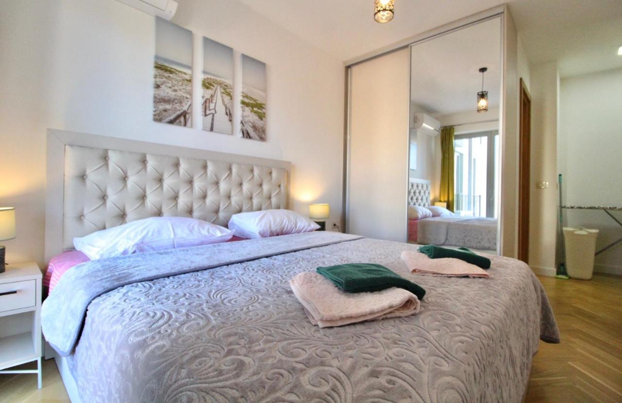 2Bd New Dobrota Apt With Bay Views 科托尔 外观 照片